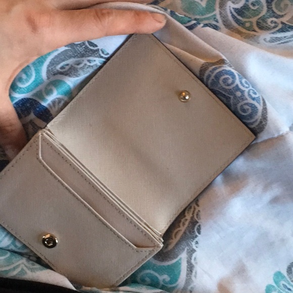 Maroon NEW Kate Spade wallet - Picture 3 of 4